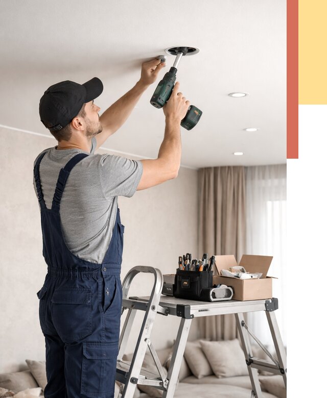 Установка и монтаж точечных светильников в натяжной потолок в Дальнегорске от 1855 руб. | ОТДЕЛОЧНИК-Дль