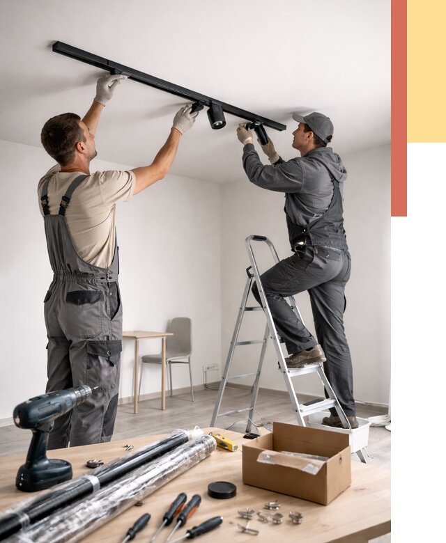 Установка трековых светильников в натяжной потолок в Дальнегорске от 4328 руб. | ОТДЕЛОЧНИК-Дль